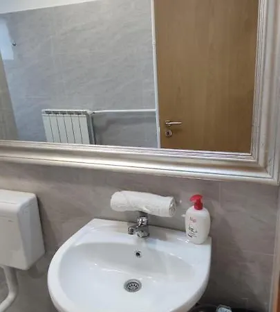Stan Na Dan, Pazar Tuzla, Centar Grada Apartment *