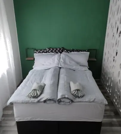 Stan Na Dan, Pazar Tuzla, Centar Grada Apartment *